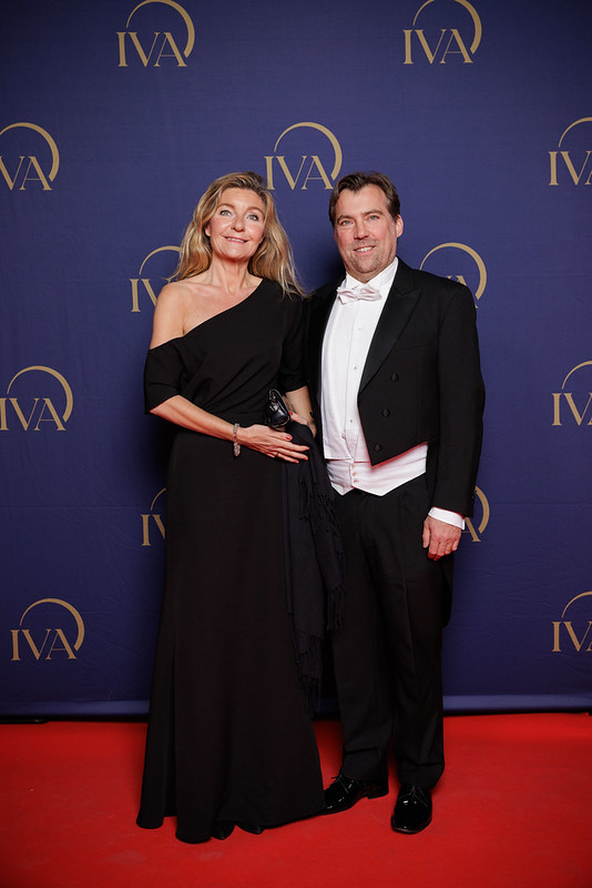 Prof. David J. Jarvis and Drs. Rosanna Jarvis at the IVA Annual Meeting in 2024.